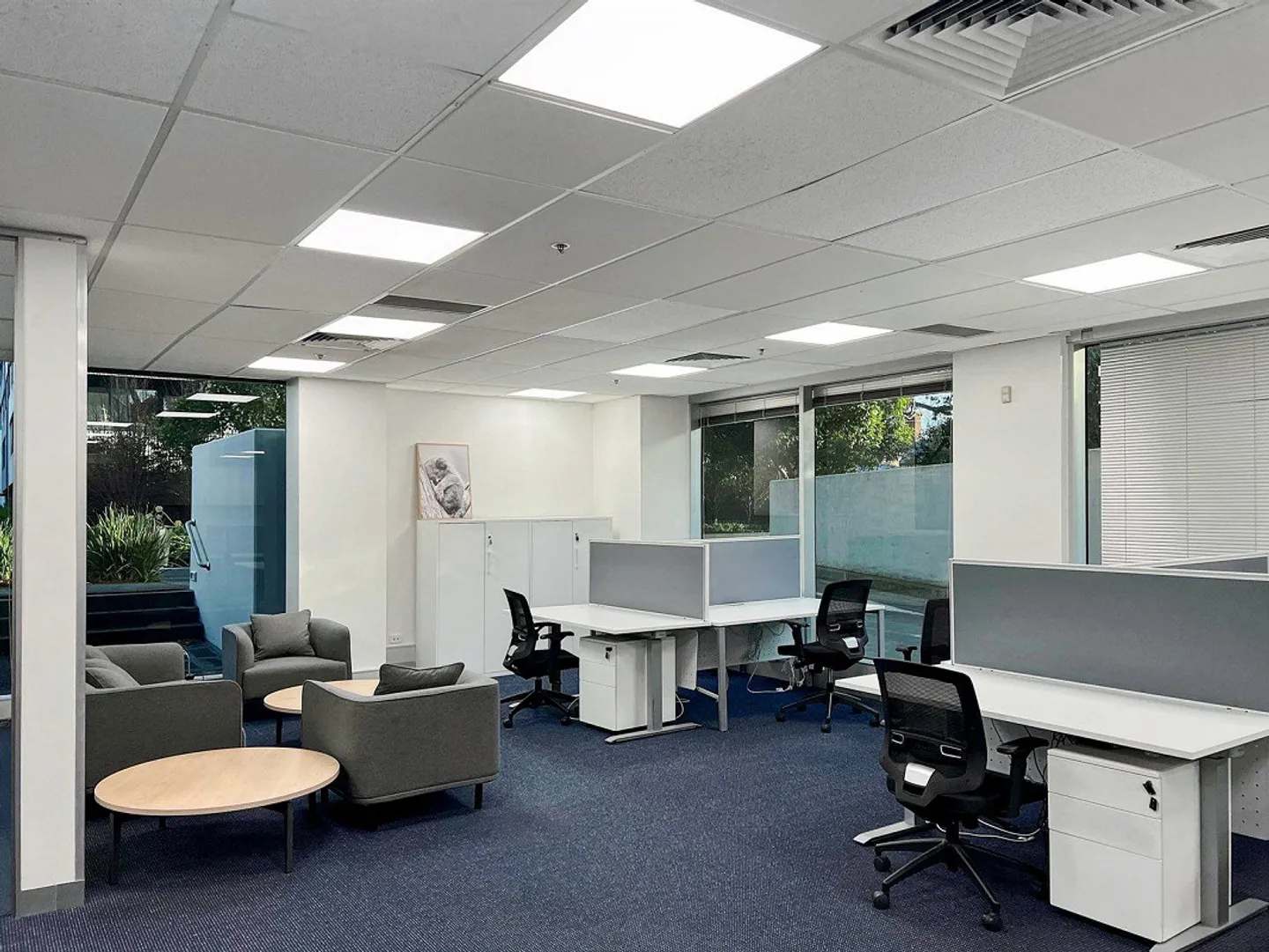 Private office space for 30 in Regus Spoom Glattpark - Photo 3 of 8