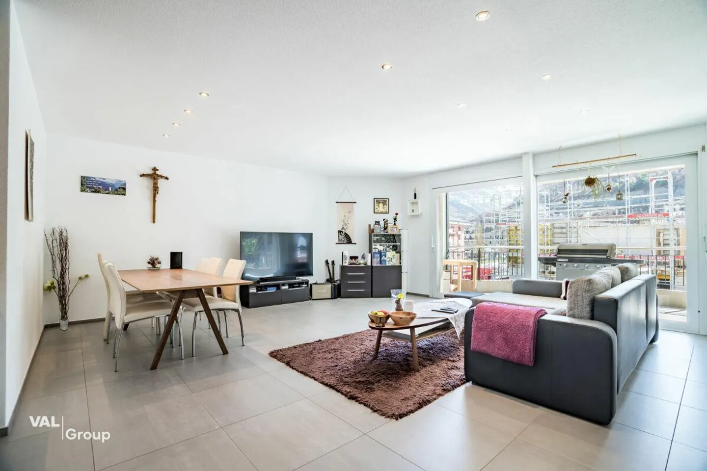 Appartement moderne avec grand balcon - Photo 4 sur 16