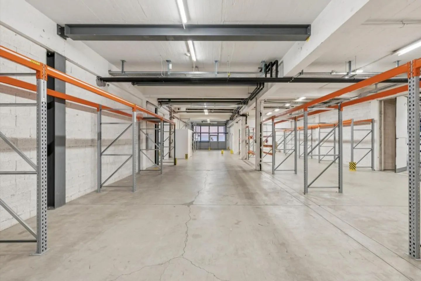 Vaud locale di stoccaggio showroom deposito archivi in affitto a Budron 600/1... - Foto 7 di 10