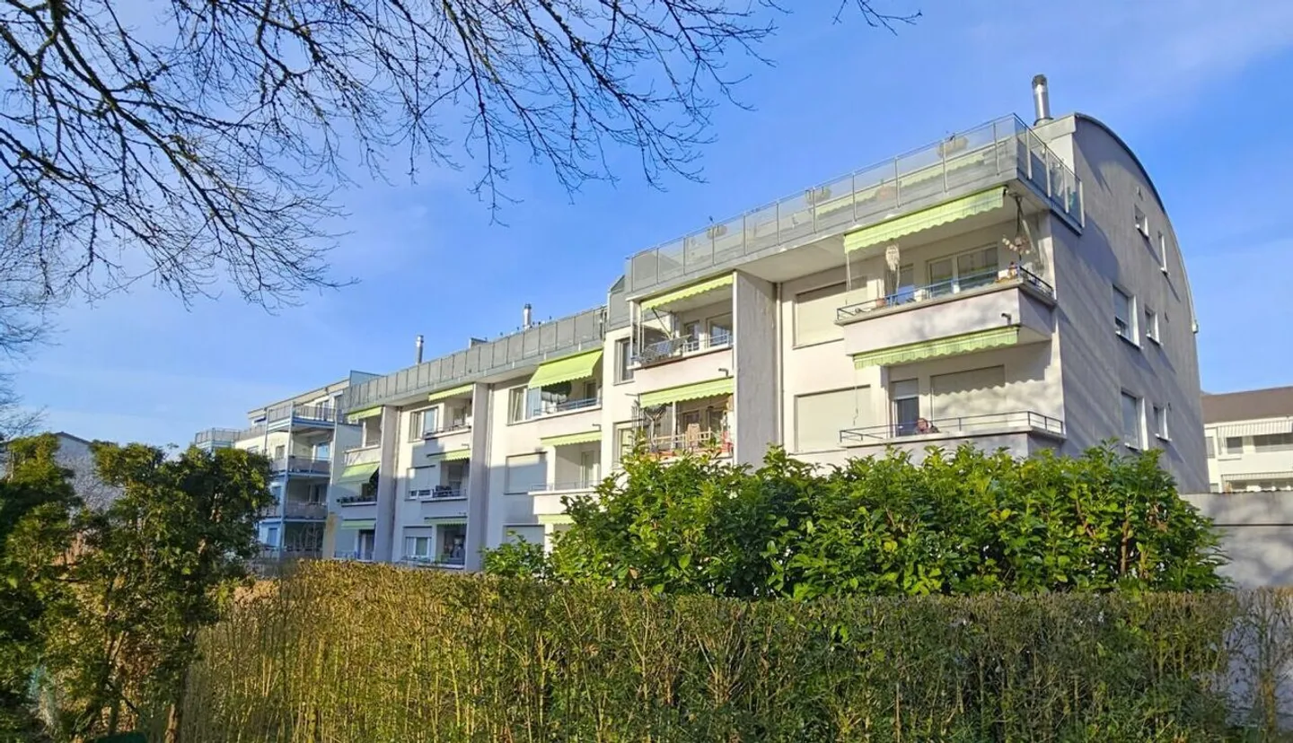 3-room apartment with south balcony and garage box - Photo 1 of 8