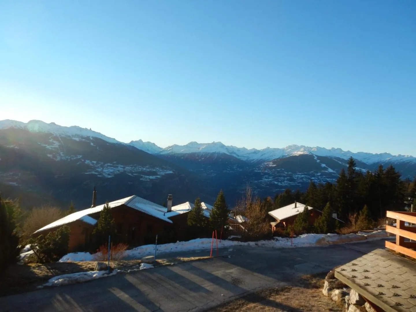 Spacious Apartment with Alpine View - Photo 9 of 12