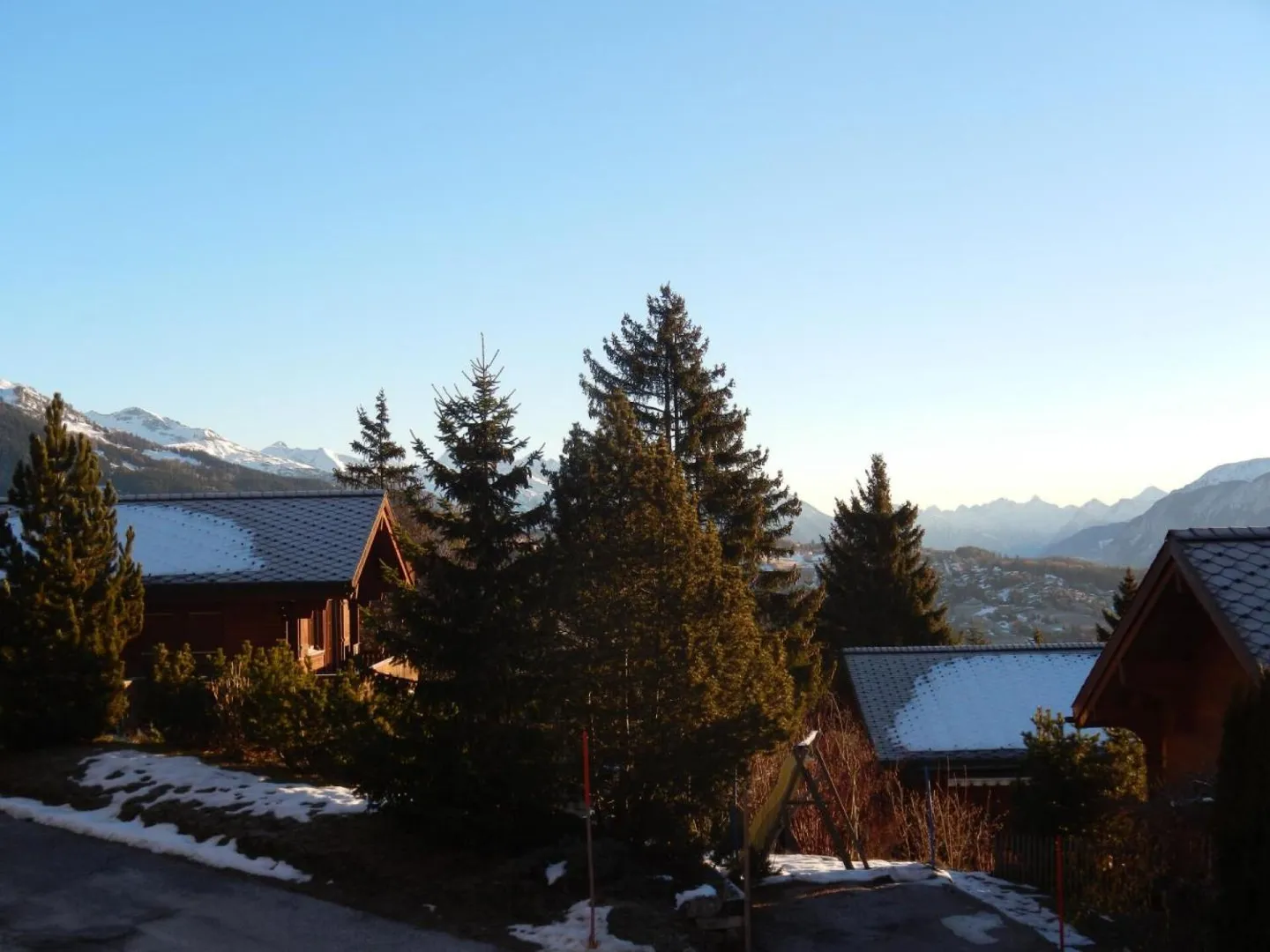 Spacious Apartment with Alpine View - Photo 10 of 12