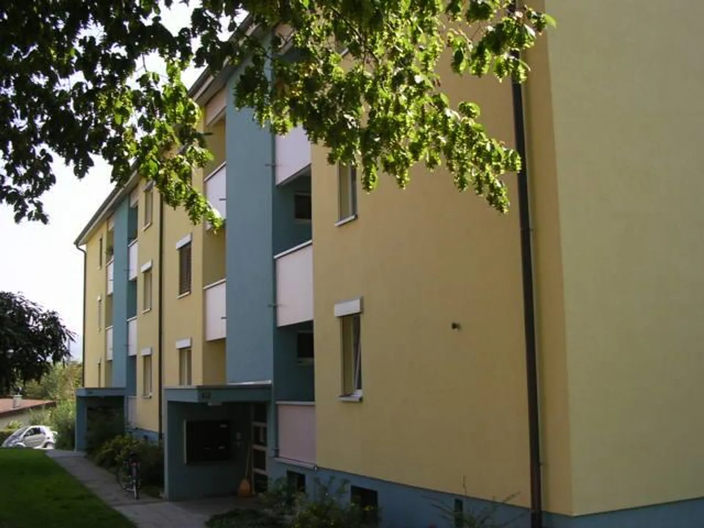 Appartement 3 pièces confortable et lumineux dans un quartier résidentiel calme à... - Photo 1 sur 8