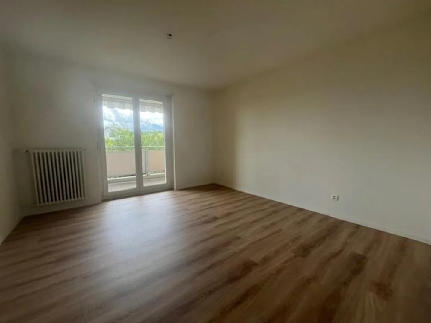 Appartement 3 pièces confortable et lumineux dans un quartier résidentiel calme à... - Photo 5 sur 8