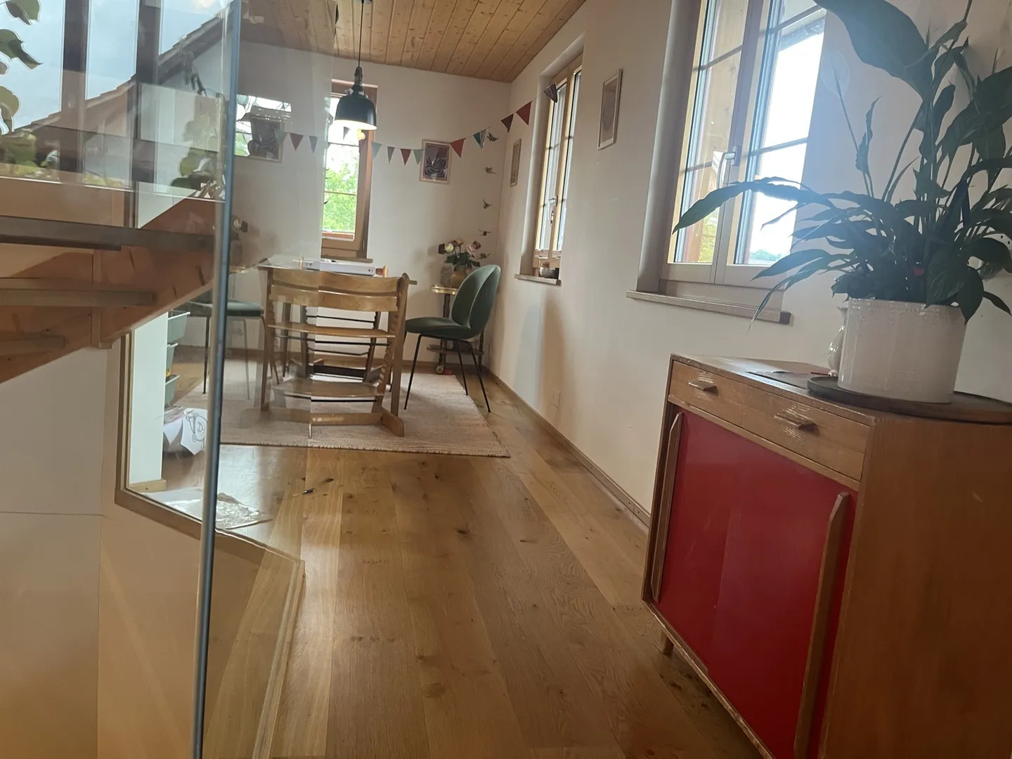 Charming 5-Room House - Photo 3 of 8