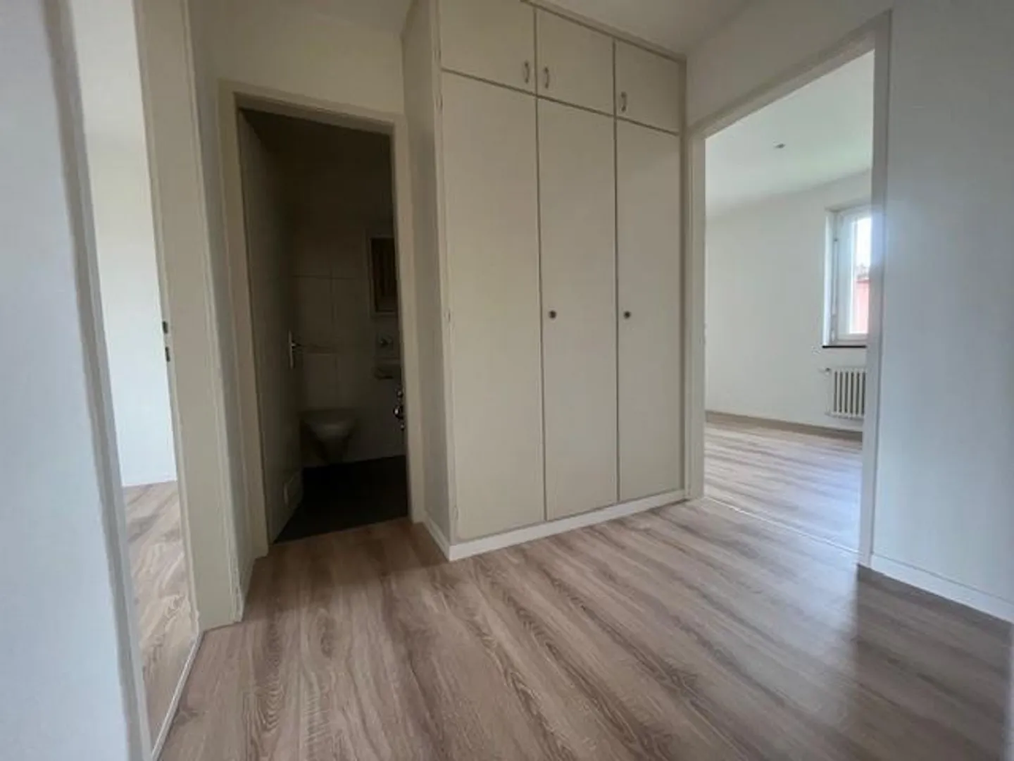 Appartement 3 pièces confortable et lumineux dans un quartier résidentiel calme à... - Photo 8 sur 8