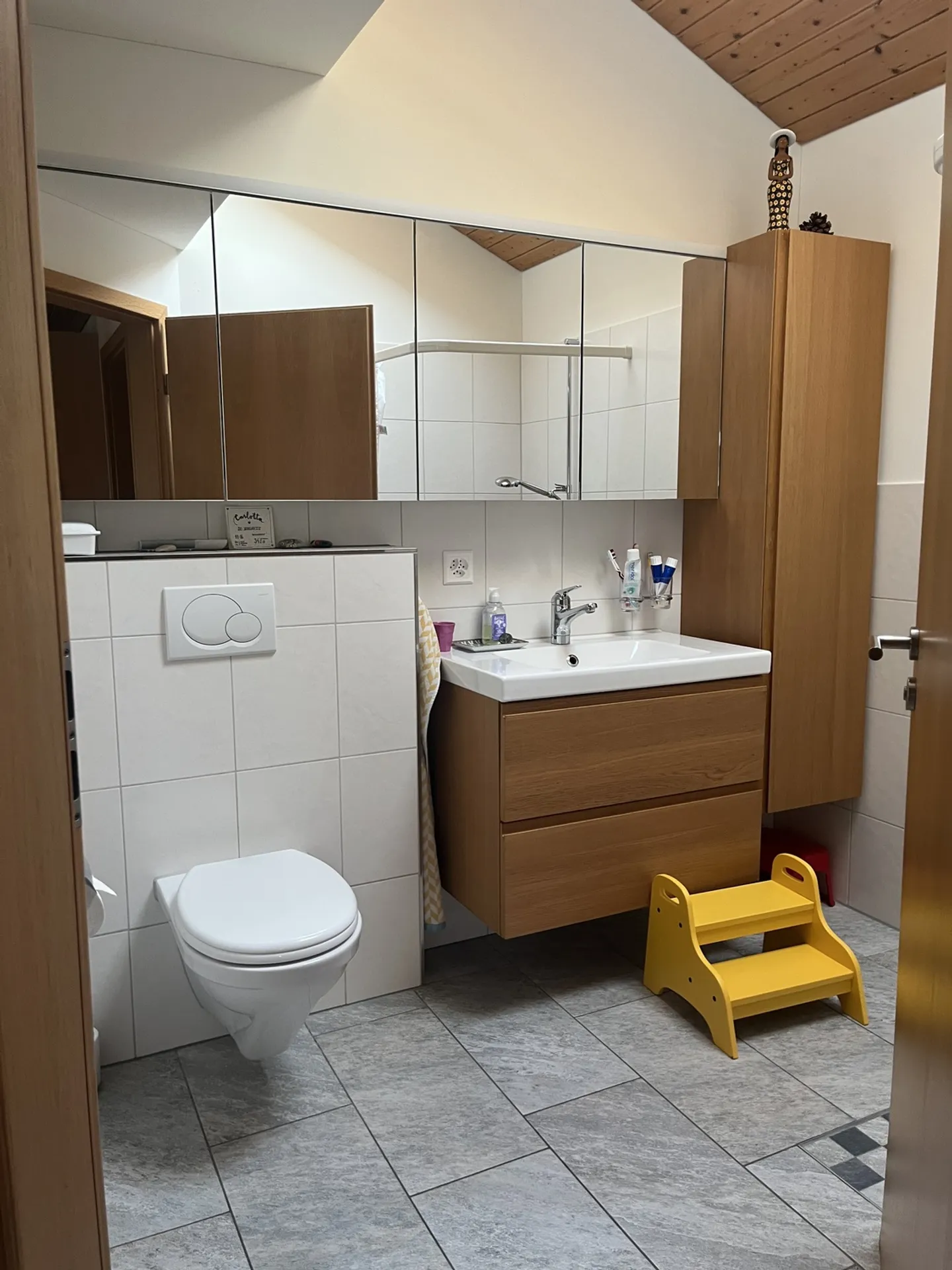 Charming 5-Room House - Photo 6 of 8