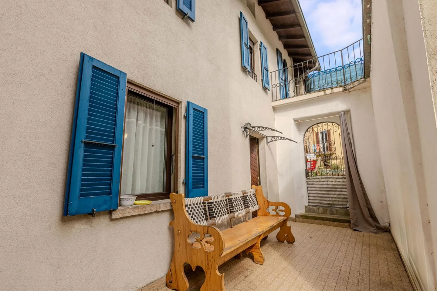 Charmantes 4,5-Zimmer-Haus mit Atelier in Purasca - Foto 8 von 9