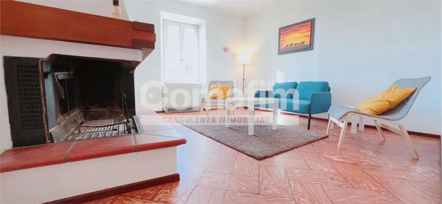 Typisches Tessiner Haus im Kern von Cadro - Foto 1 di 12