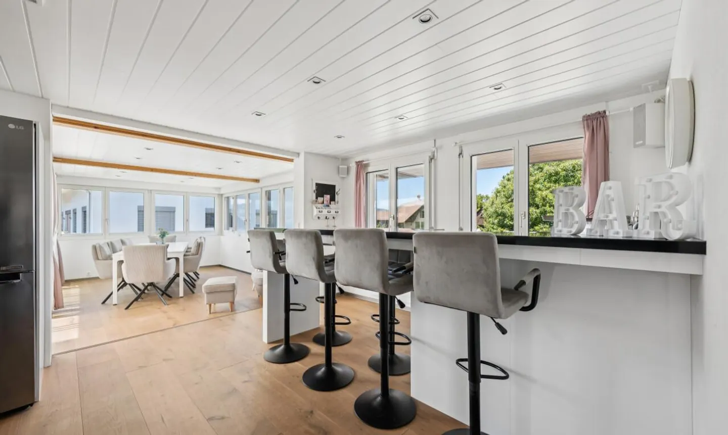 Einzigartiges Familienhaus mit Wellness und Weitsicht - Photo 1 sur 11