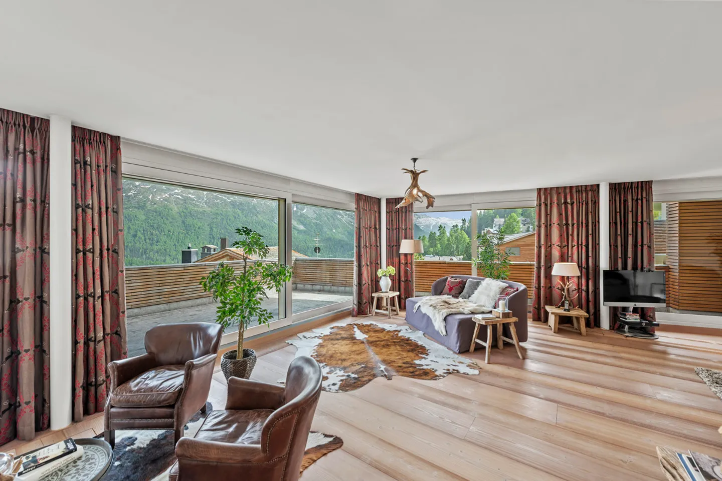 St. Moritz : Chesa Sylvestris (Résidence secondaire) : Rêve de vie avec vue sur le lac - Photo 2 sur 7