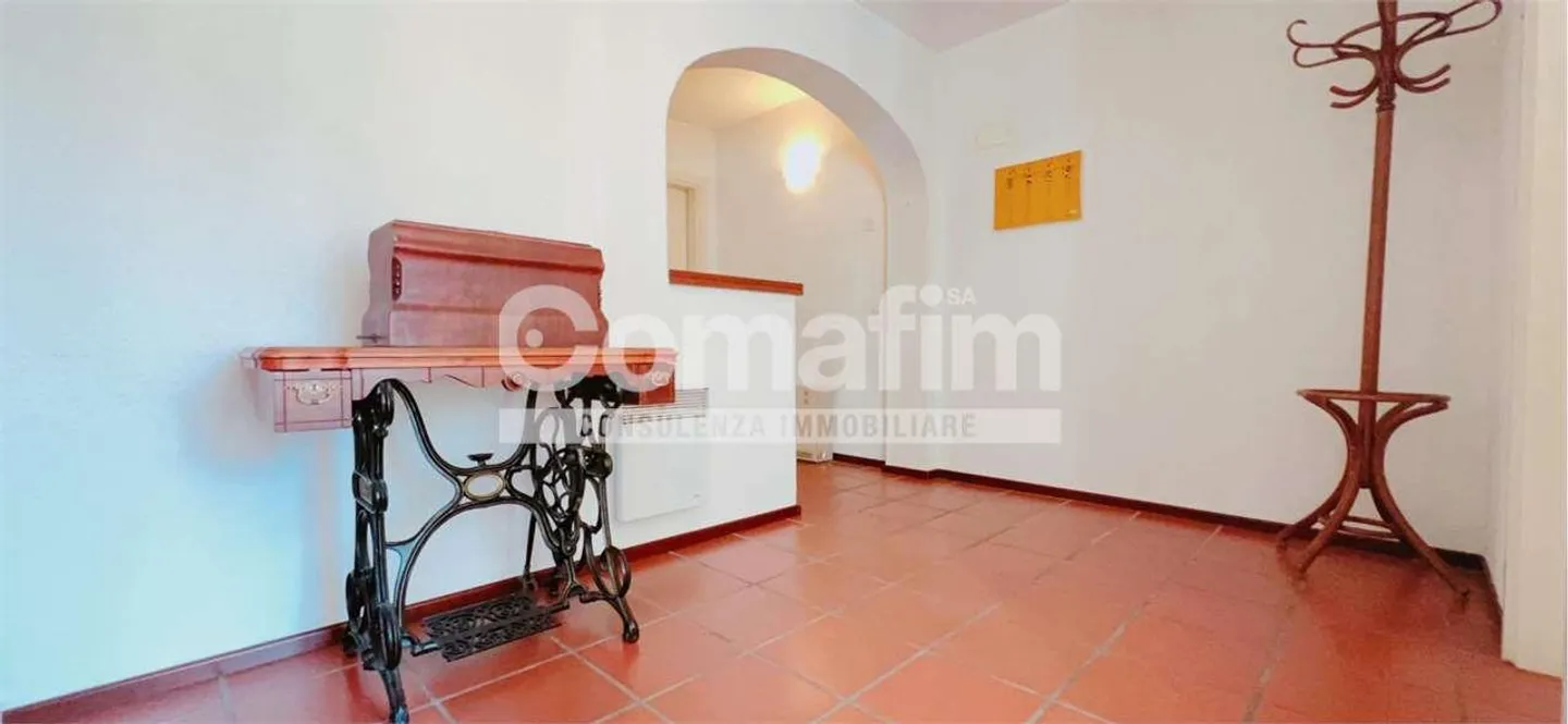 Typisches Tessiner Haus im Kern von Cadro - Foto 4 di 12