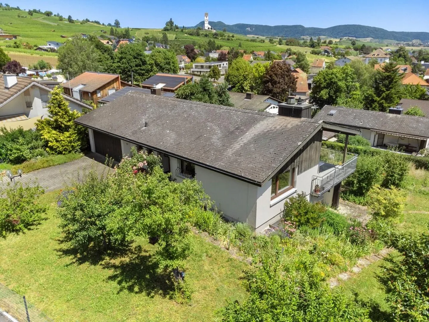 Casa con grande giardino e vista unica in posizione top a Hallau - Foto 17 di 21