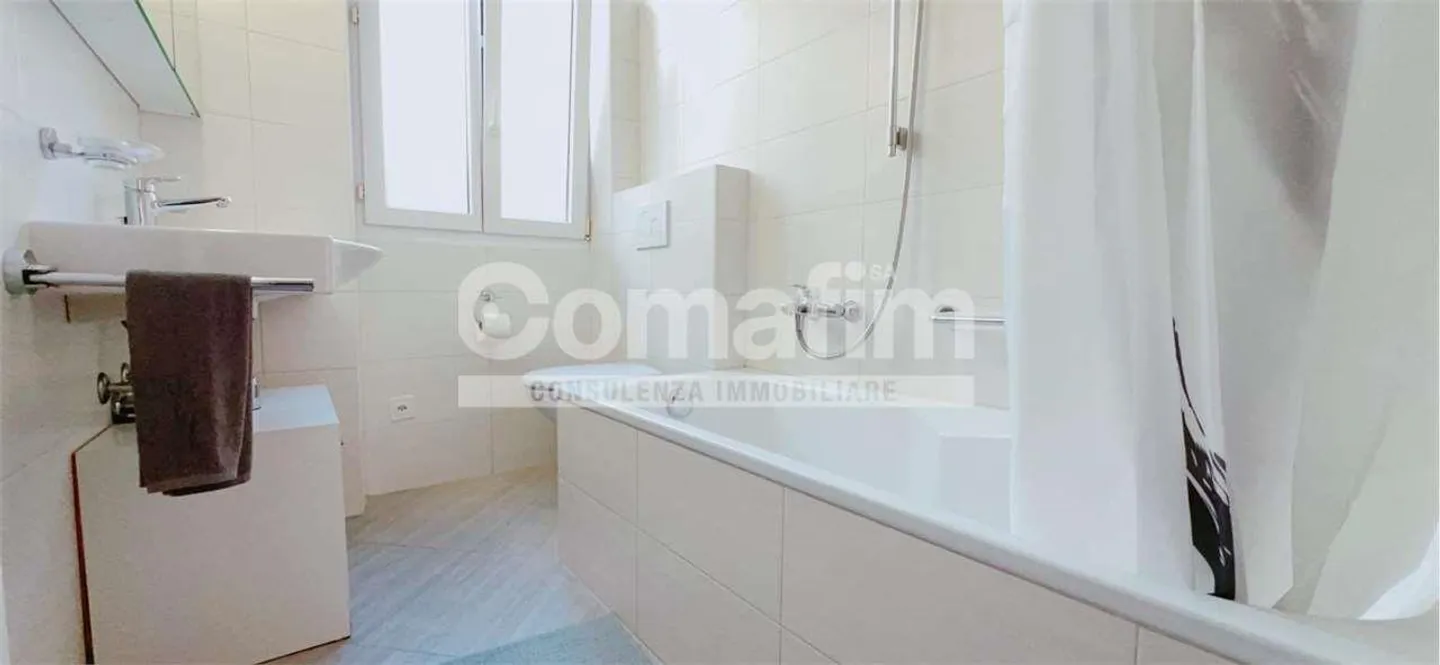 Typisches Tessiner Haus im Kern von Cadro - Foto 9 di 12