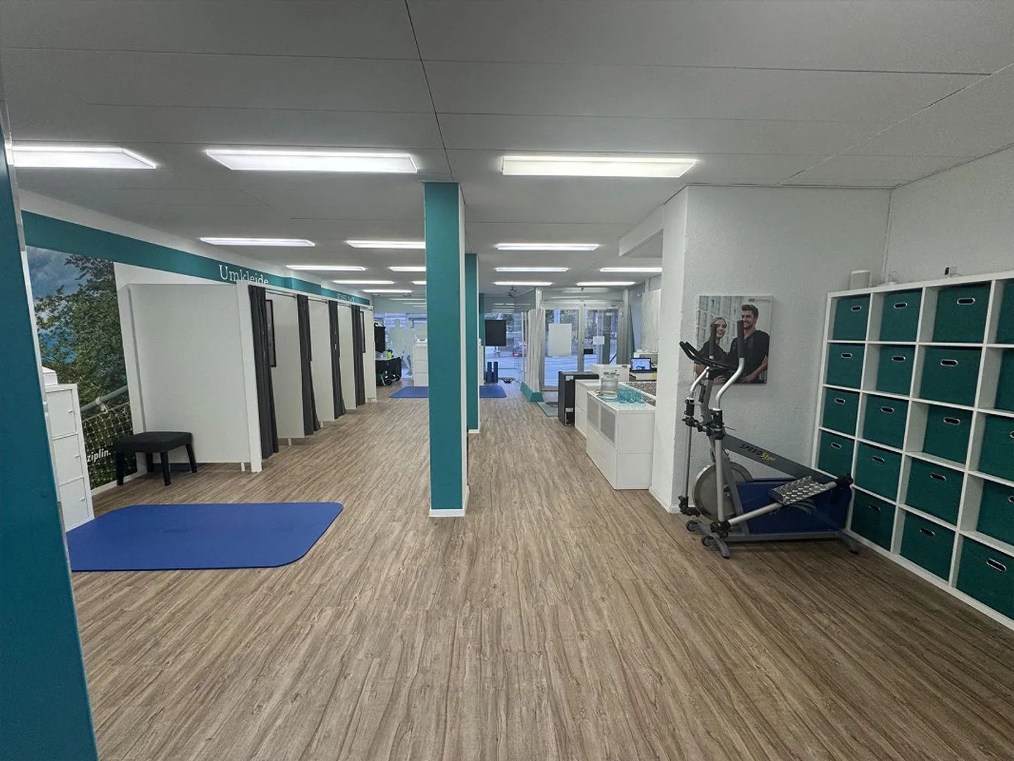 Espace de vente attrayant dans un emplacement de choix - disponible à partir du 01.08.2026 - Photo 3 sur 7