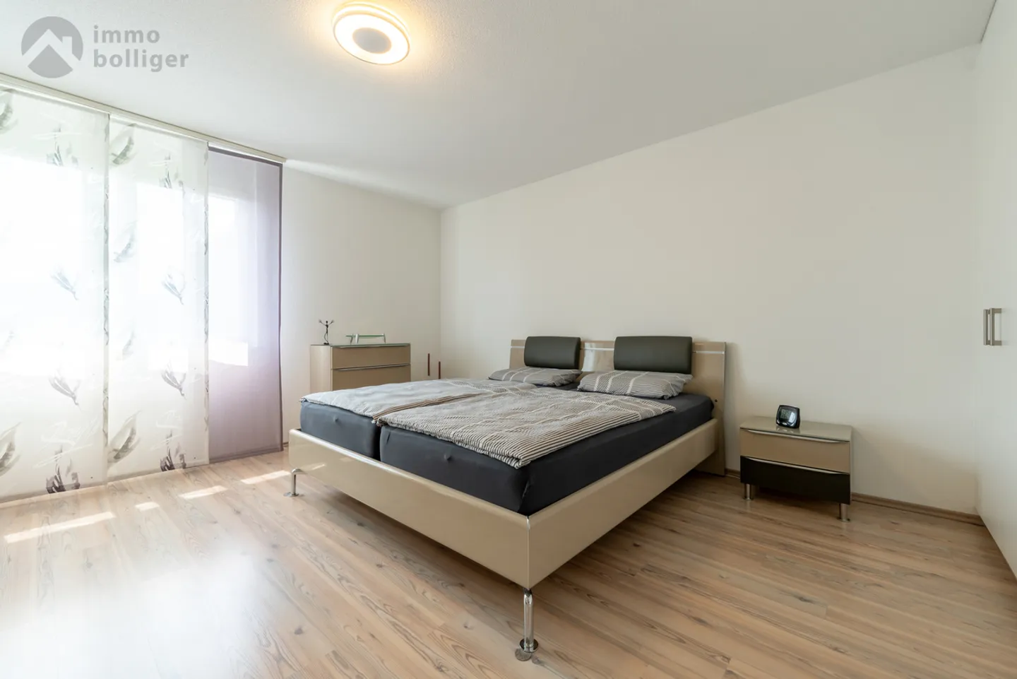 Grosszügigkeit trifft Natur - Modernes Doppelhaus am Waldrand - Foto 5 von 11