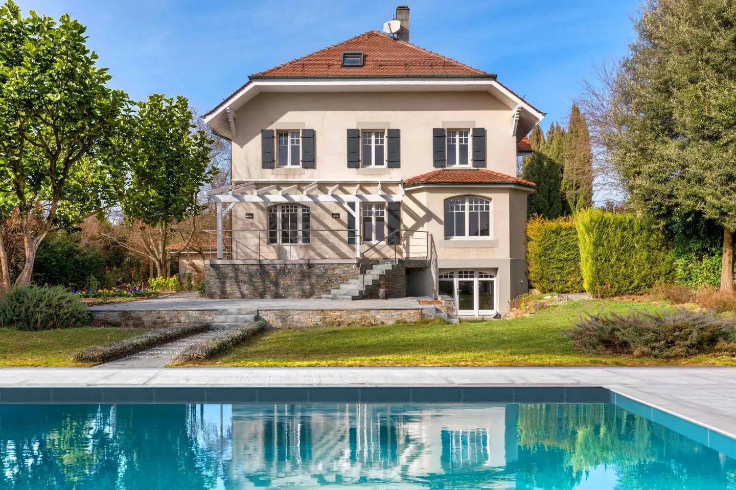 Elegant Detached House in Jussy - Photo 1 of 13