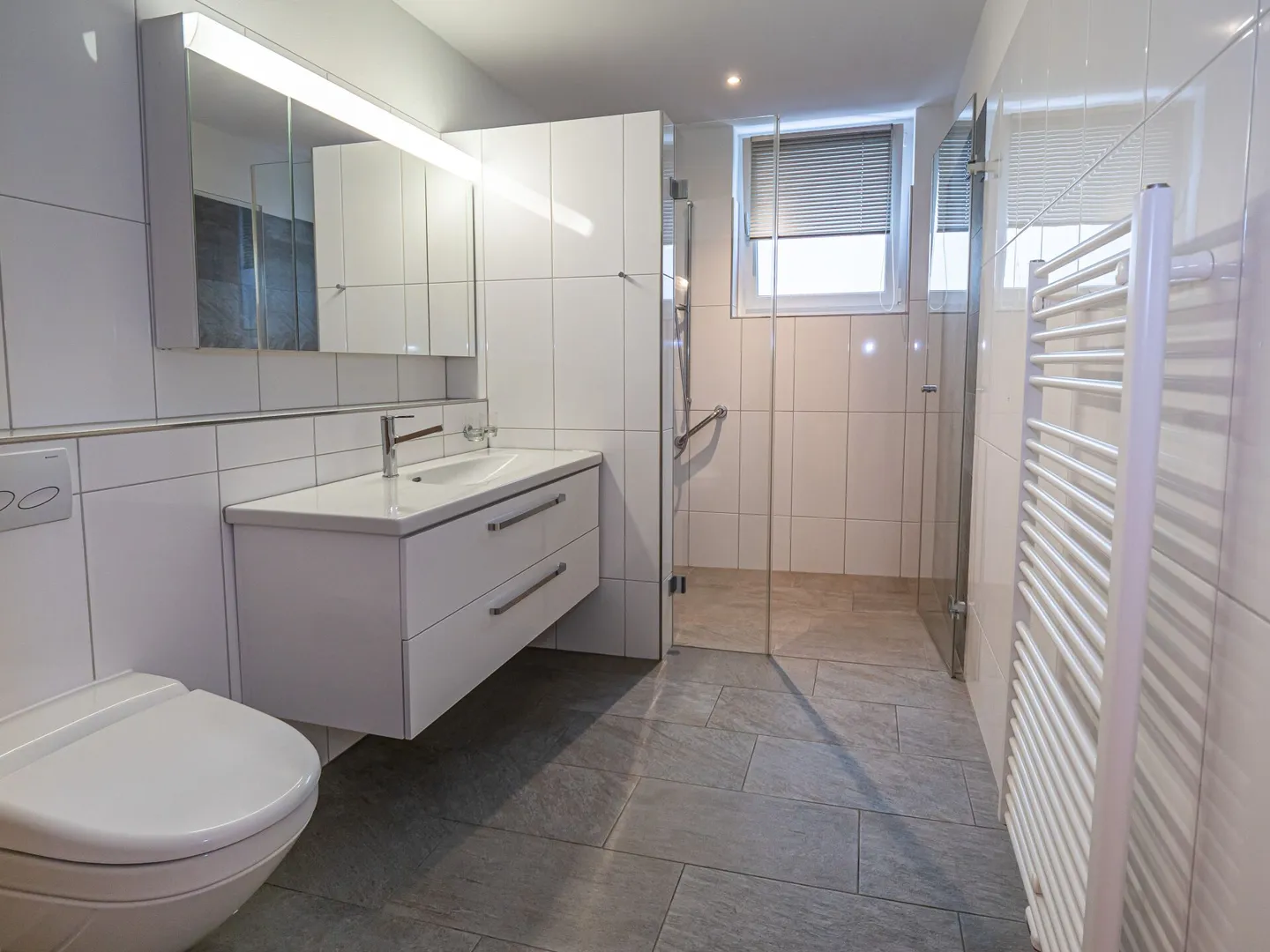 Ampio spazio abitativo in posizione centrale con ascensore - Foto 6 di 8