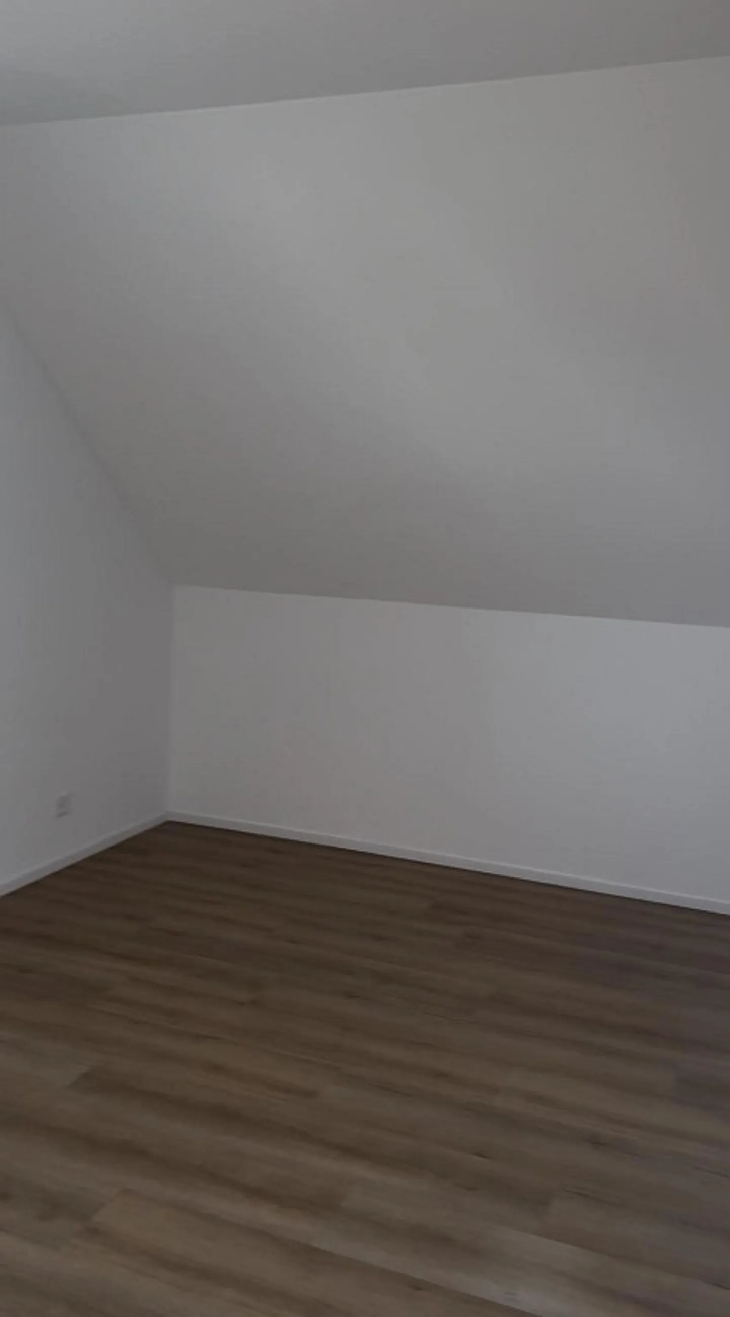 Charmante Dachgeschosswohnung in Safenwil - Foto 13 von 14