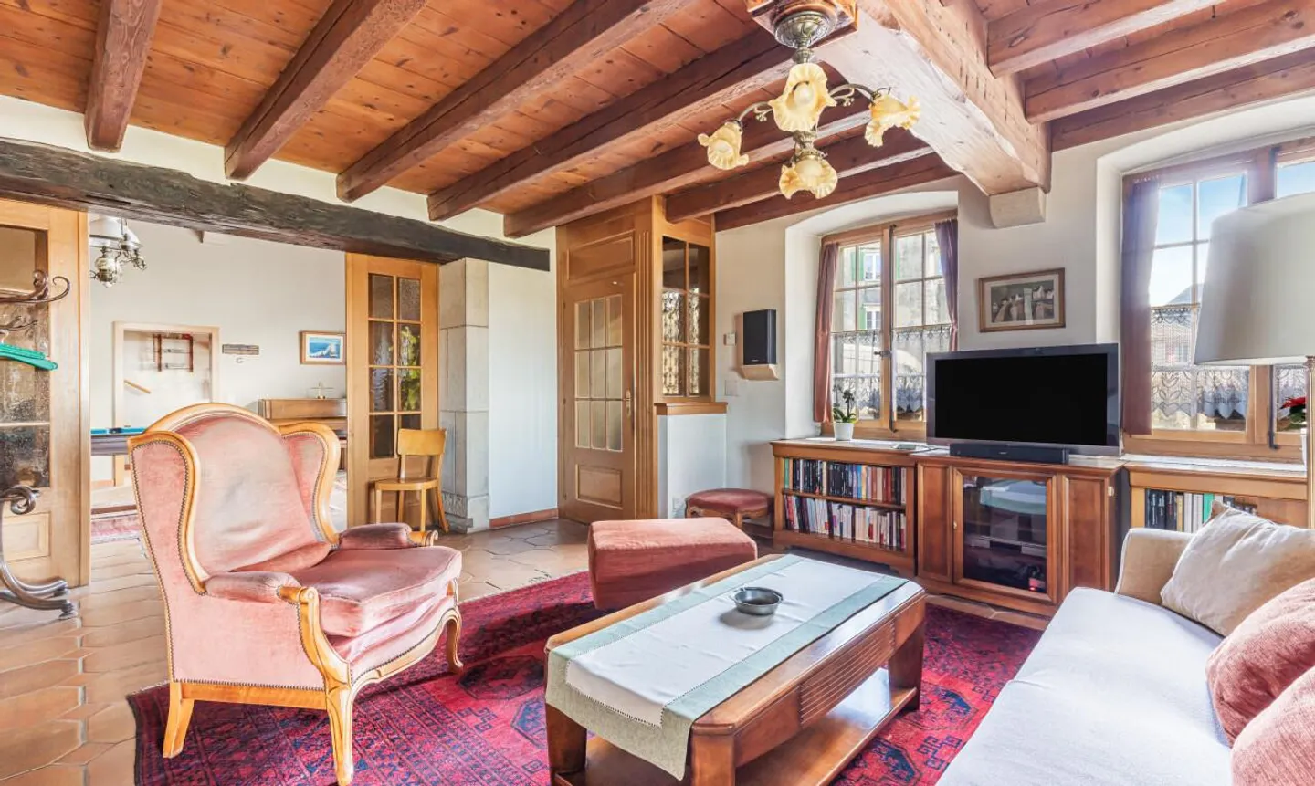 Schönes Dorfhaus mit unabhängiger Wohnung - Foto 3 von 13