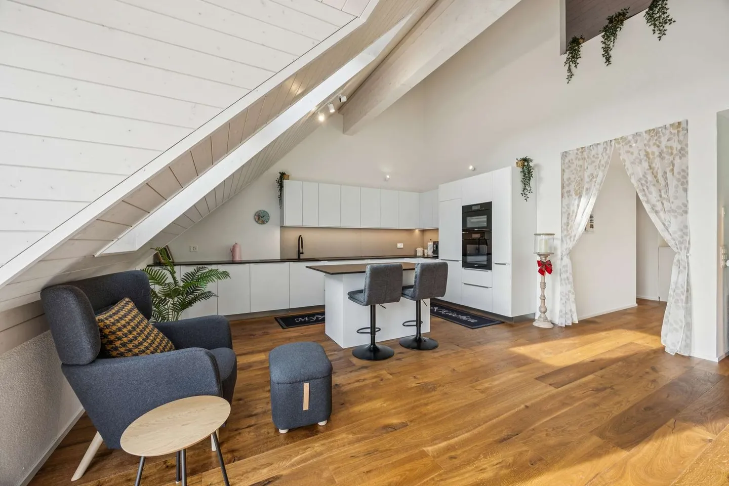 Vivere con stile e vista, appartamento attico di 4,5 stanze a Zell - Foto 4 di 13