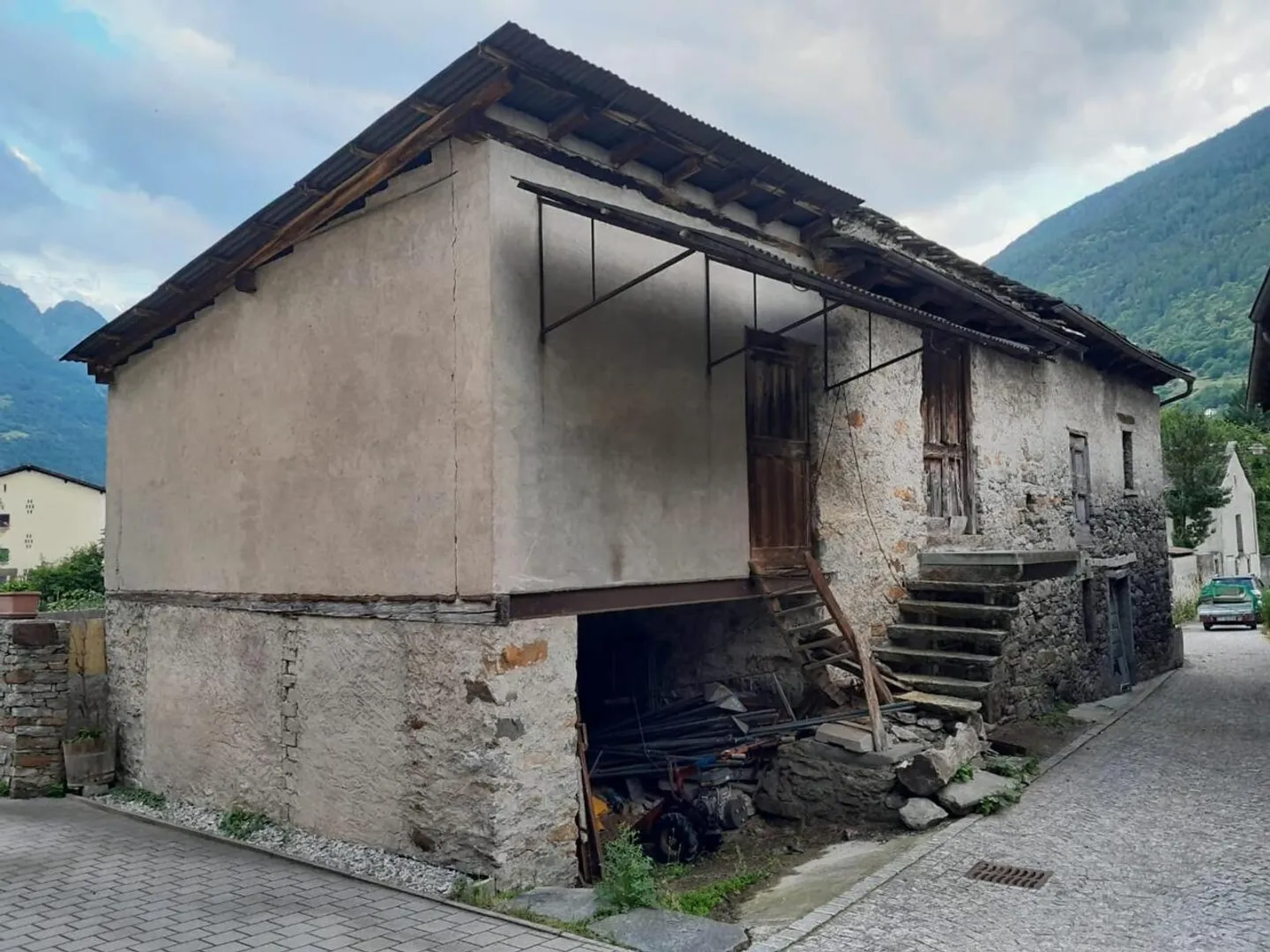 Two Houses to Renovate with Garden - Photo 2 of 13