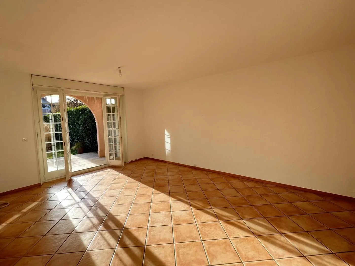 A louer - Appartement de 3 pièces avec jardin au cœur du Domaine Impérial à Gland - Photo 4 sur 9