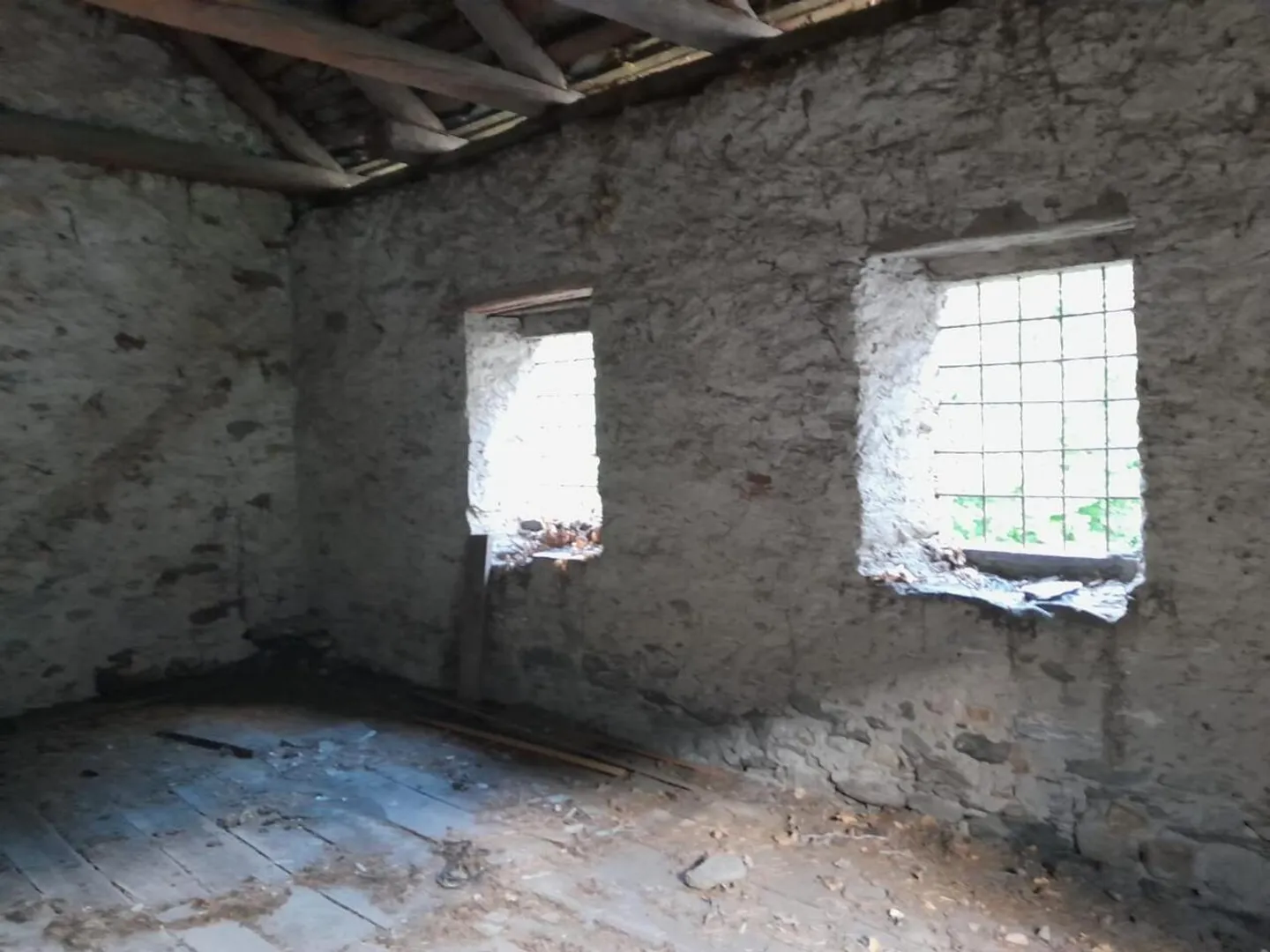 Two Houses to Renovate with Garden - Photo 6 of 13