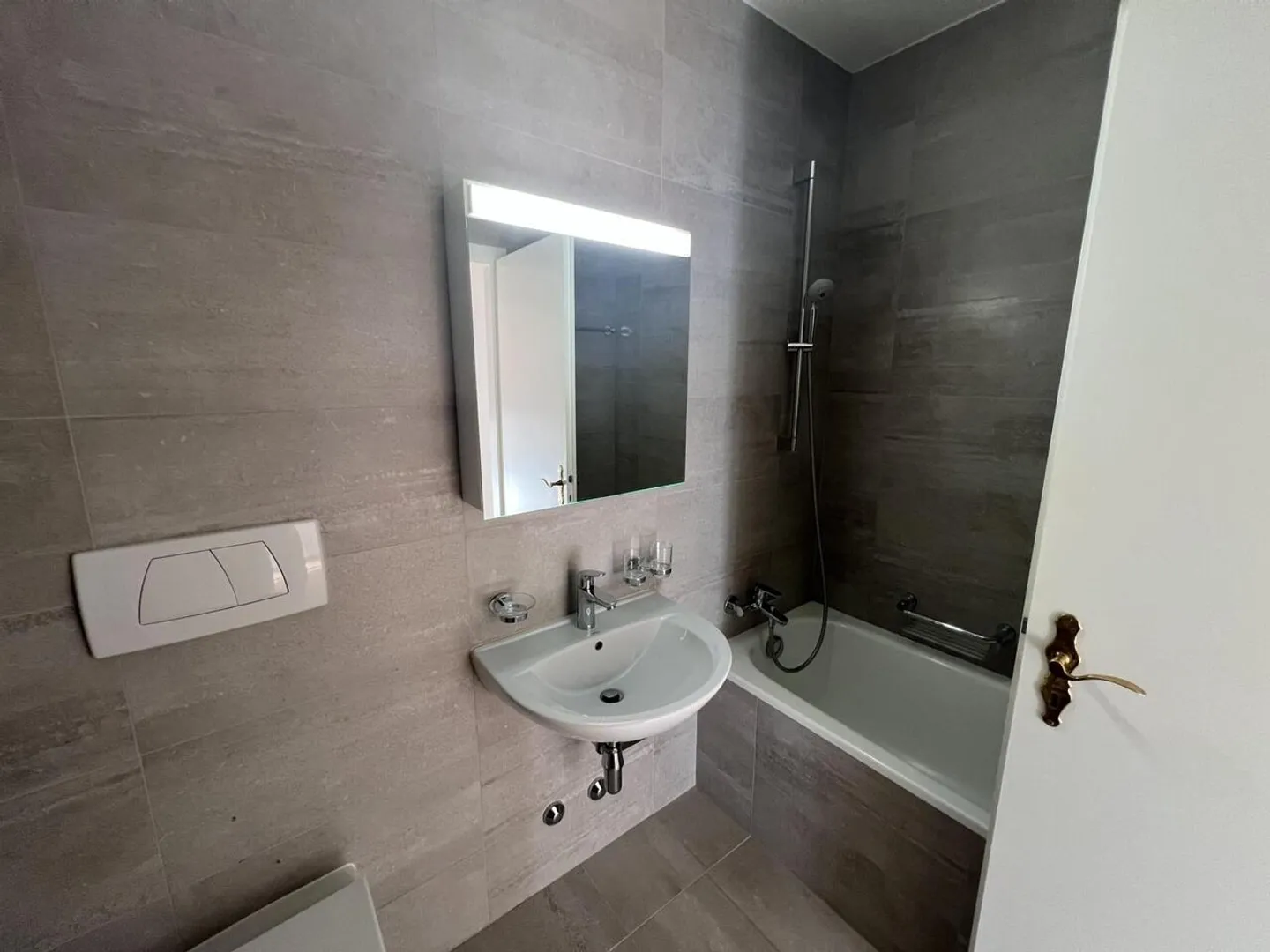 A louer - Appartement de 3 pièces avec jardin au cœur du Domaine Impérial à Gland - Photo 9 sur 9