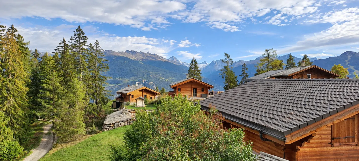 ZU VERMIETEN: Chalet im Mayen de la Zour - Charme, Ruhe und herrlicher Ausblick - Foto 1 von 18