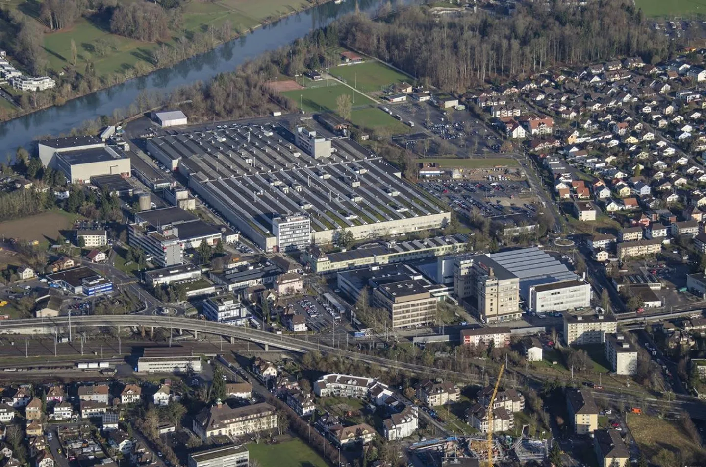 Locaux commerciaux/de stockage sur le site Riverside à Zuchwil - Photo 2 sur 11