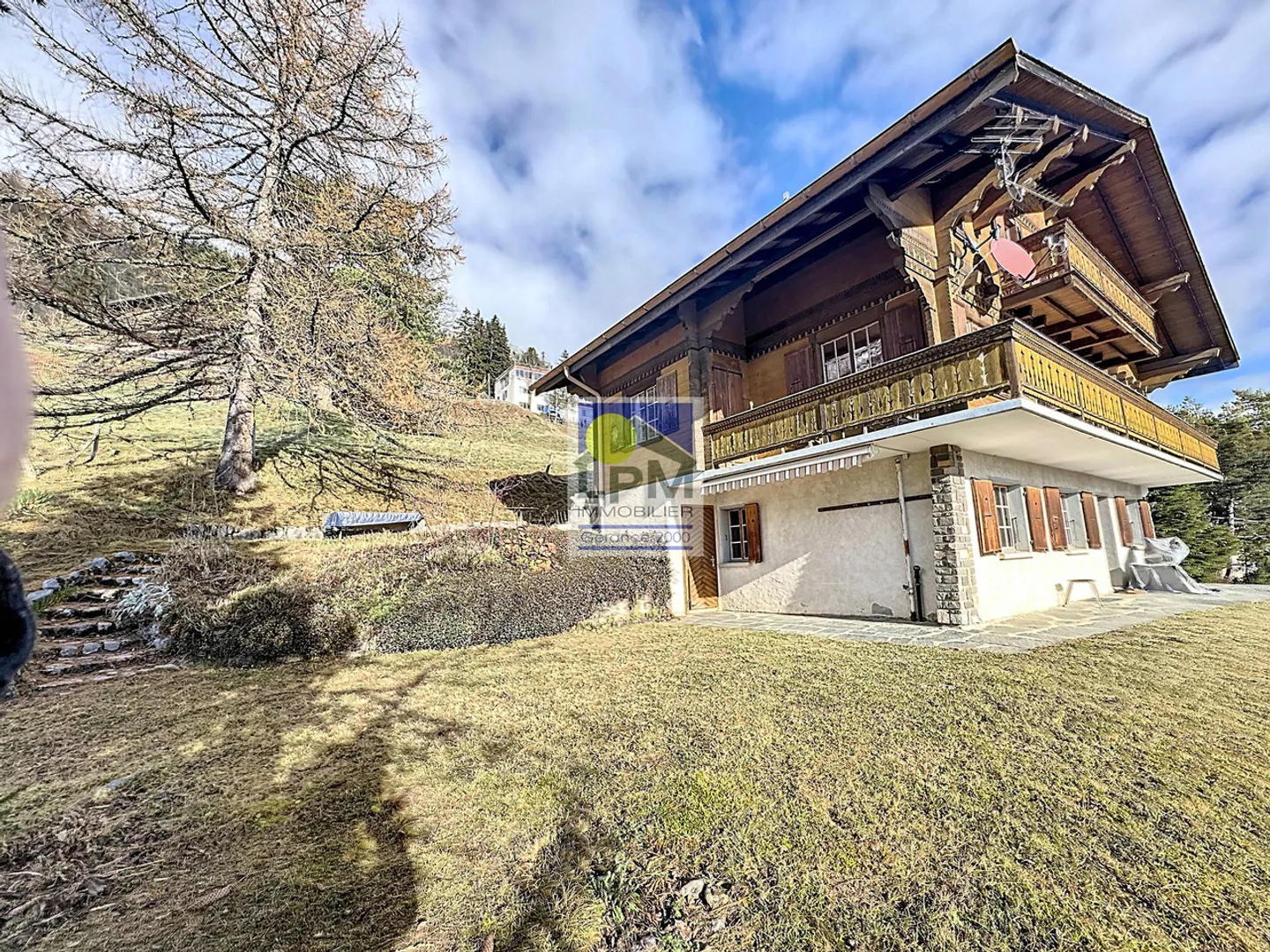 Chalet located in an exceptional setting with breathtaking views! - Photo 1 of 36