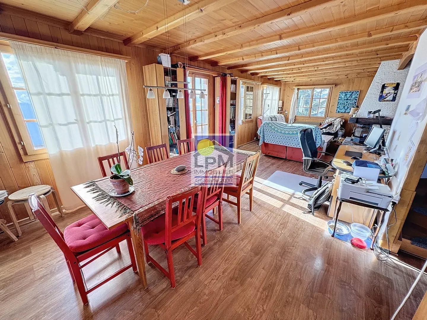 Chalet located in an exceptional setting with breathtaking views! - Photo 14 of 36
