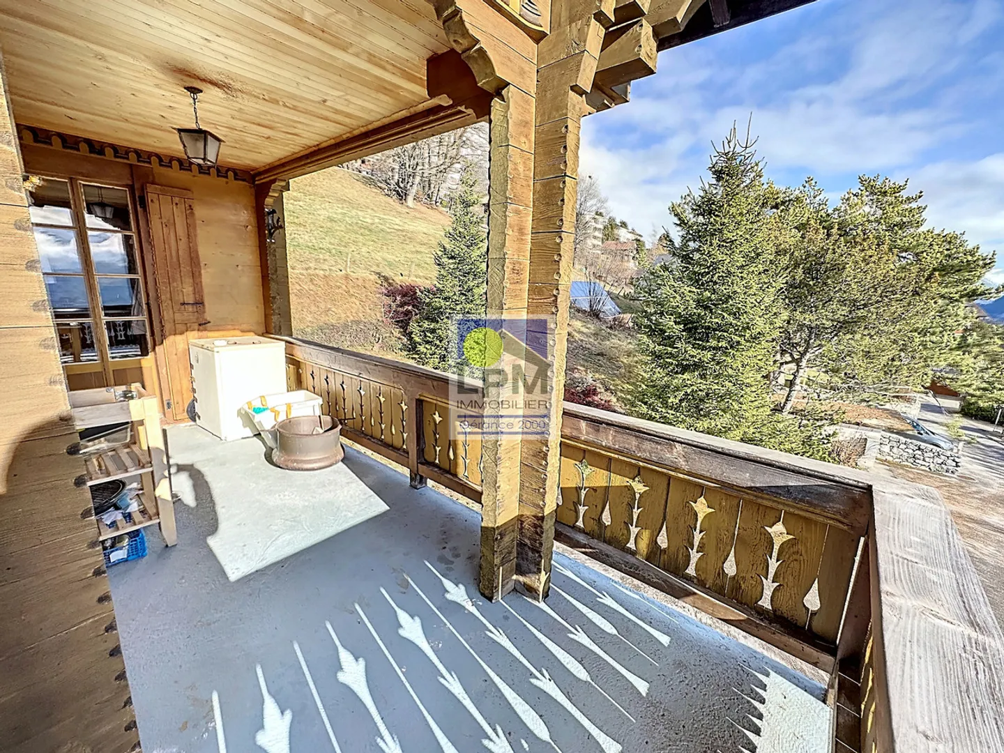 Chalet located in an exceptional setting with breathtaking views! - Photo 15 of 36