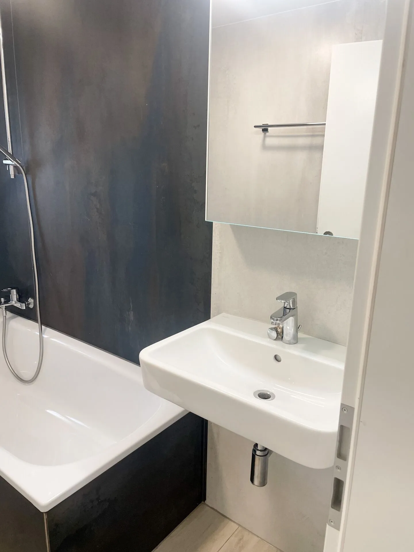 Renovated 3.5 Room Garden Apartment including Parking Space - Photo 8 of 17