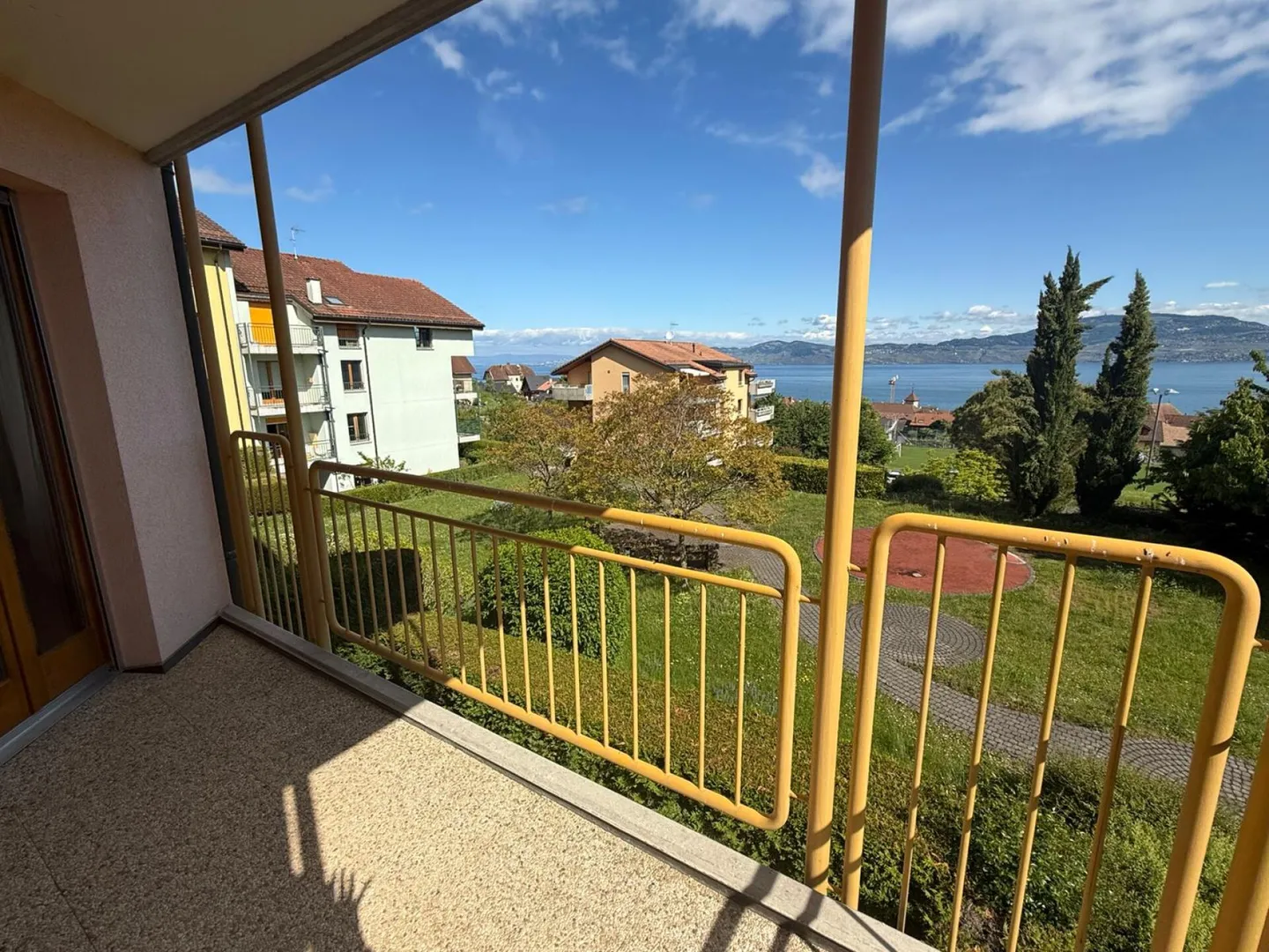 Appartamento 4.5 locali con balcone vista lago (2° piano) - Foto 3 di 11