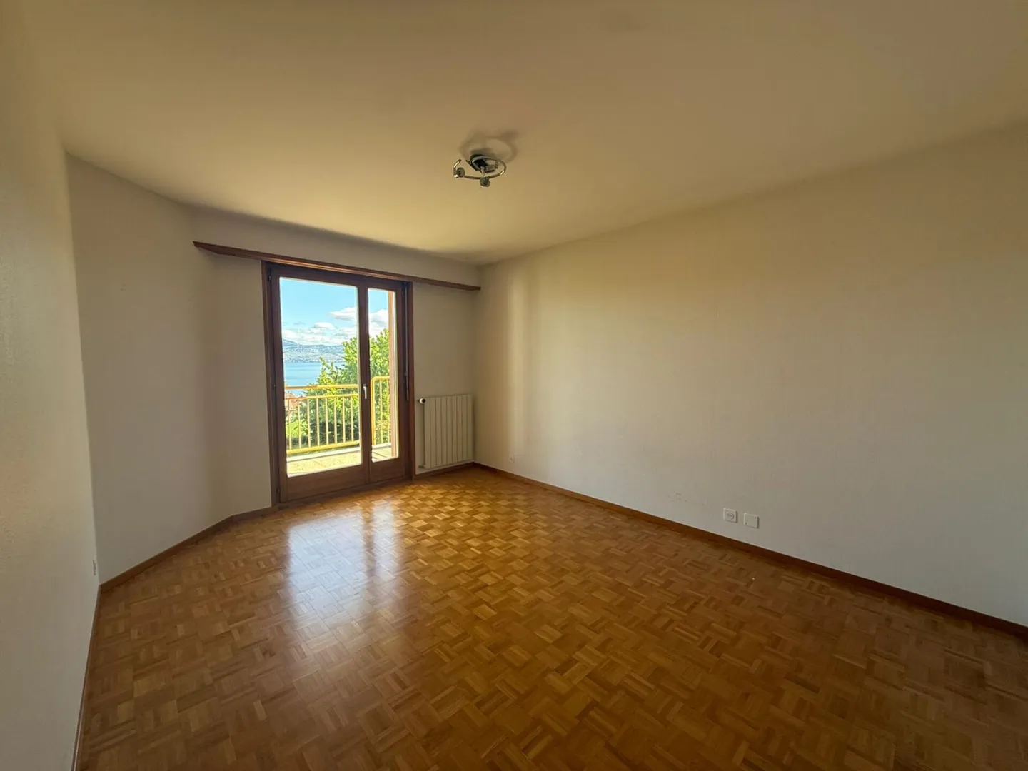 Appartamento 4.5 locali con balcone vista lago (2° piano) - Foto 6 di 11