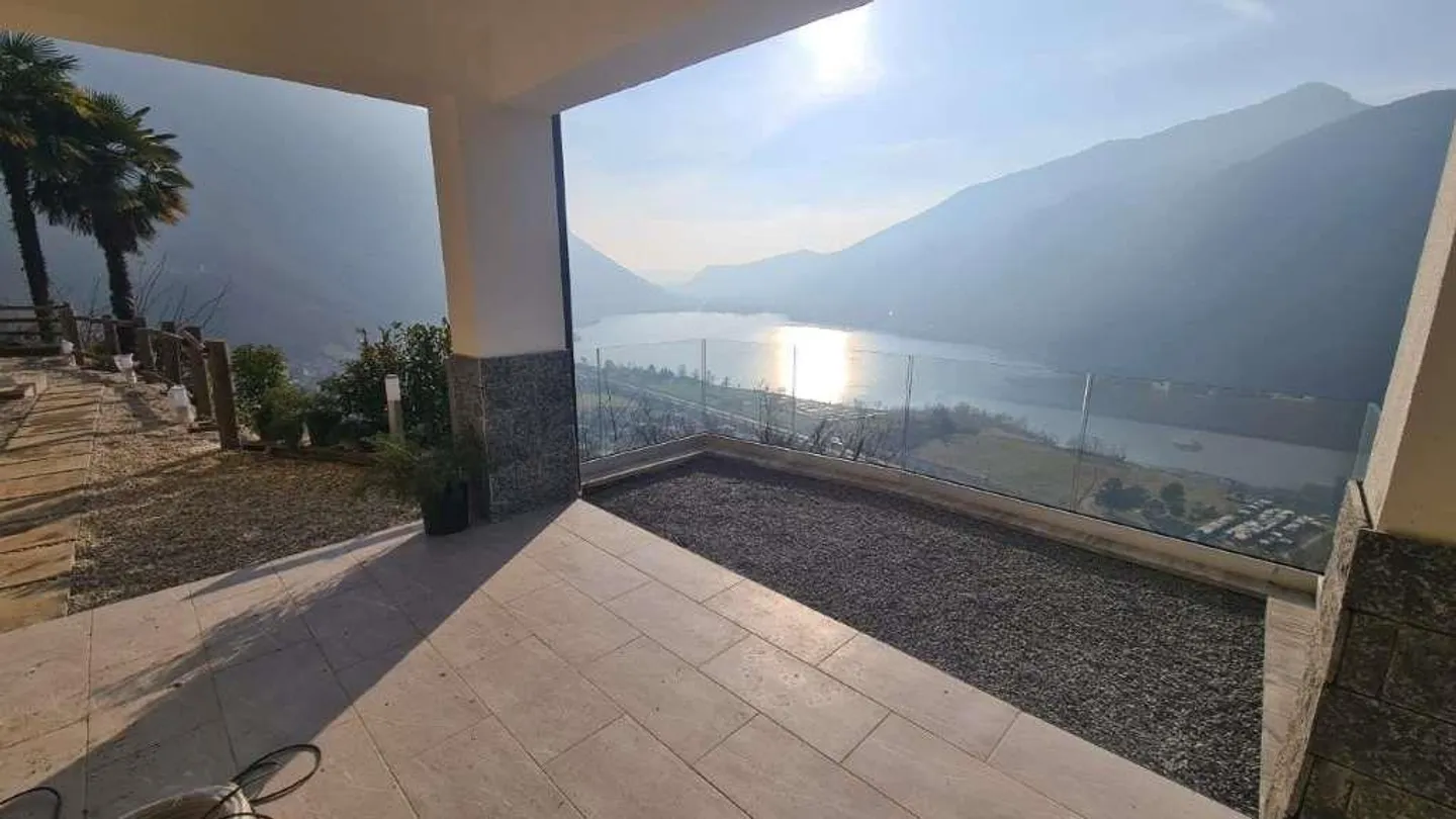 ROVIO: VILLA PANORAMICA RINNOVATA - Foto 5 di 13