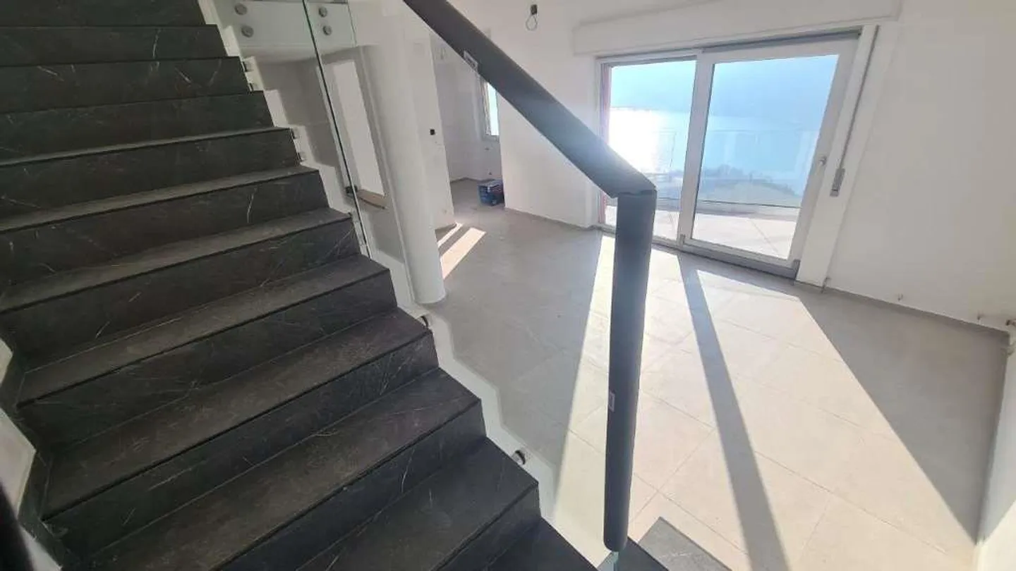 ROVIO: VILLA PANORAMICA RINNOVATA - Foto 8 di 13