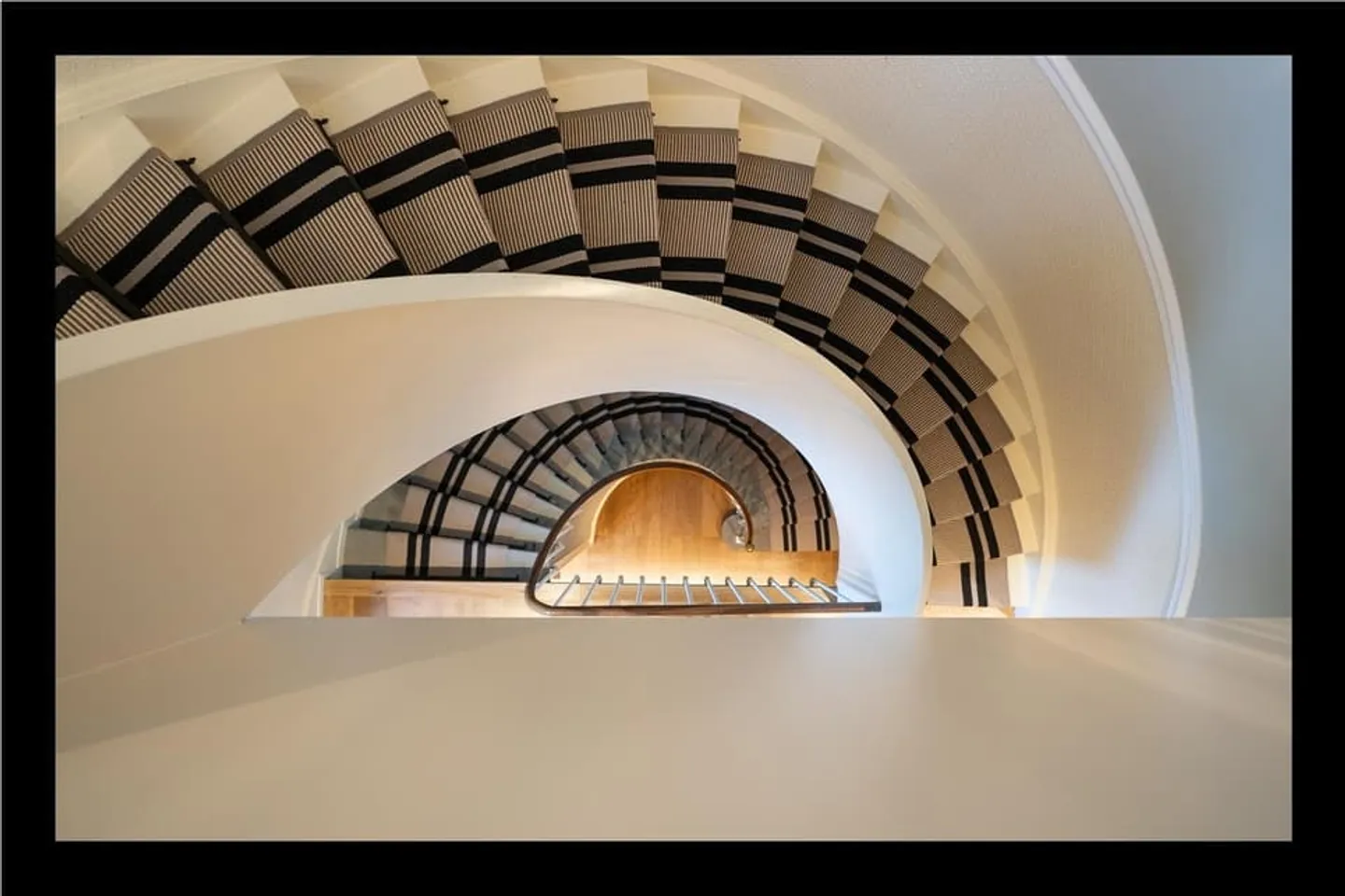 GREENPARK - Large family home near the shores of the lake - Photo 2 of 13