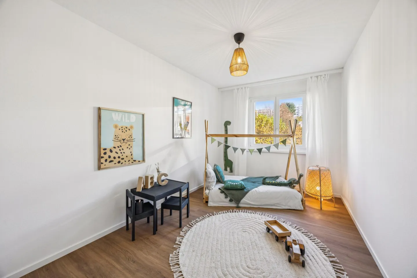 Sous la valeur du marché : Propriété entièrement rénovée de 4,5 pièces à Widen - idéale pour les navetteurs et les familles - Photo 5 sur 9