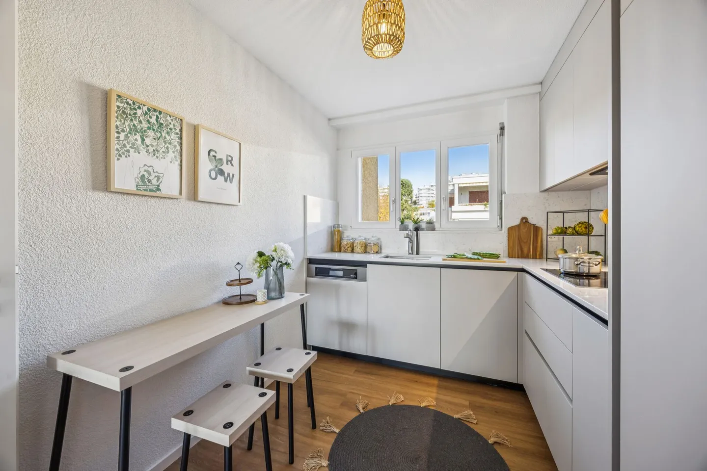 Sous la valeur du marché : Propriété entièrement rénovée de 4,5 pièces à Widen - idéale pour les navetteurs et les familles - Photo 6 sur 9