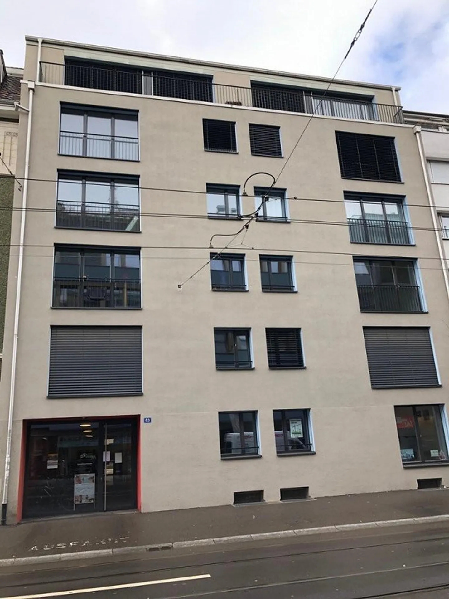 Modern, spacious penthouse apartment near SBB train station - Photo 1 of 9