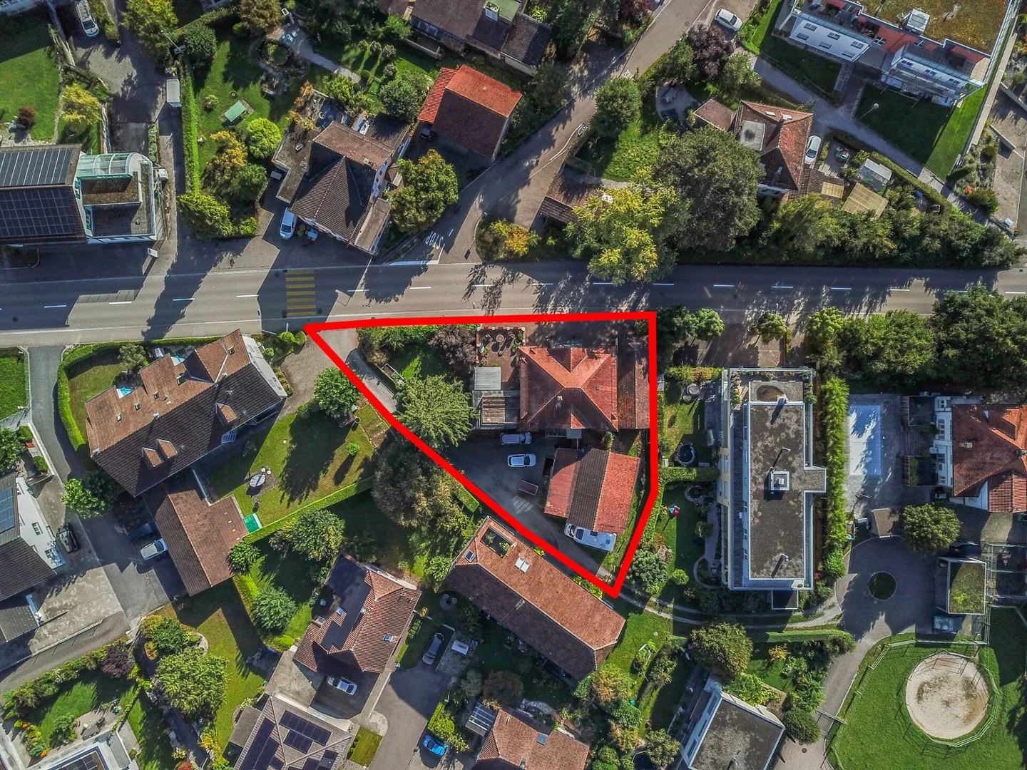 Mehrfamilienhaus (ZFH) mit grosszügiger Gewerbefläche und Nebengebäude in Erlen; BR: 6.00% - Foto 3 von 25