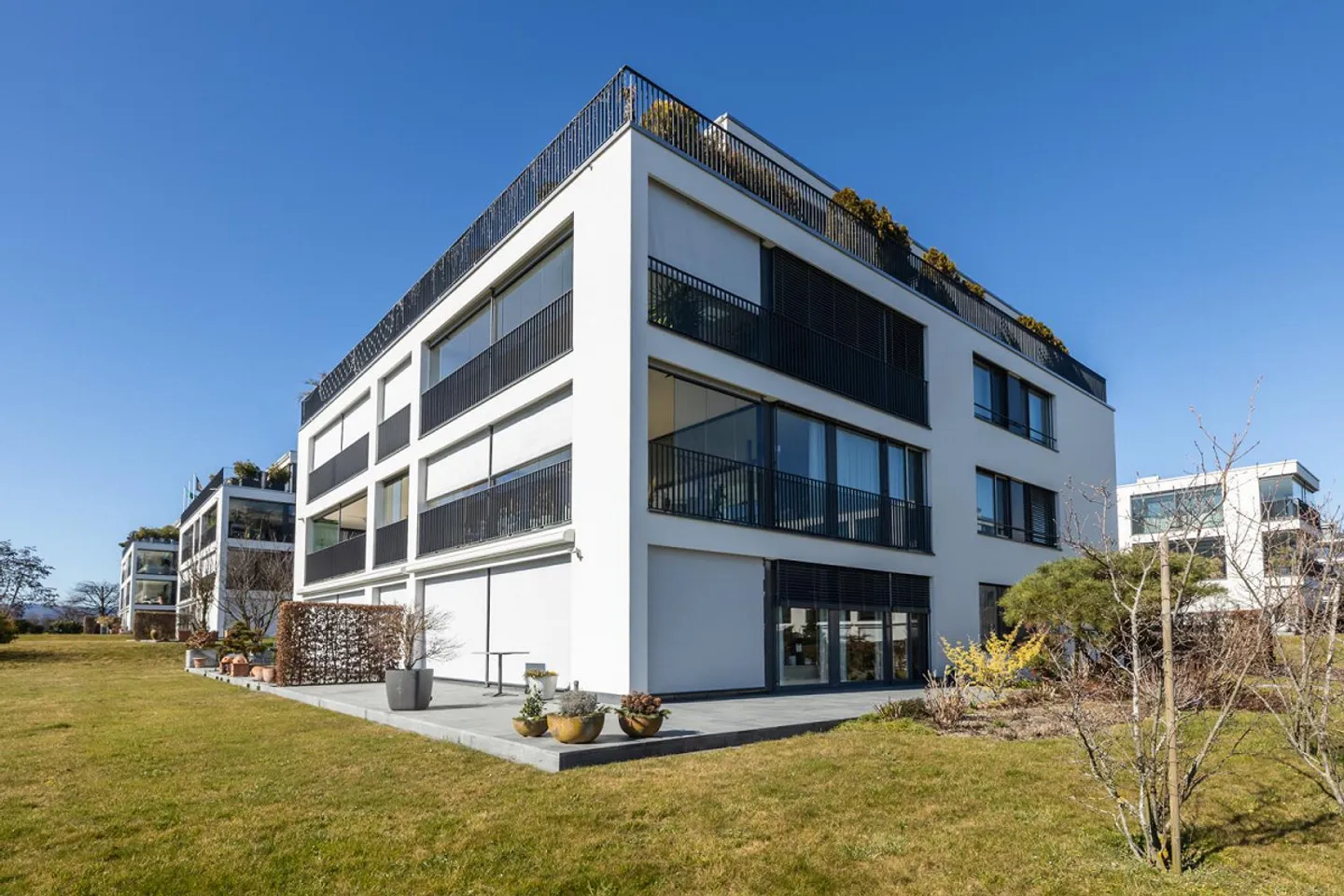 Sunny Living with Lake View - Photo 13 of 13