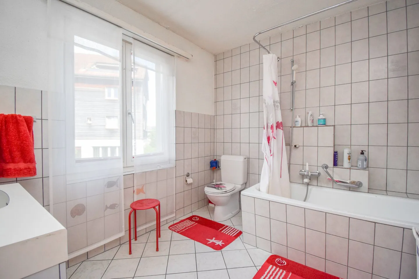 Mehrfamilienhaus (ZFH) mit grosszügiger Gewerbefläche und Nebengebäude in Erlen; BR: 6.00% - Foto 10 von 25