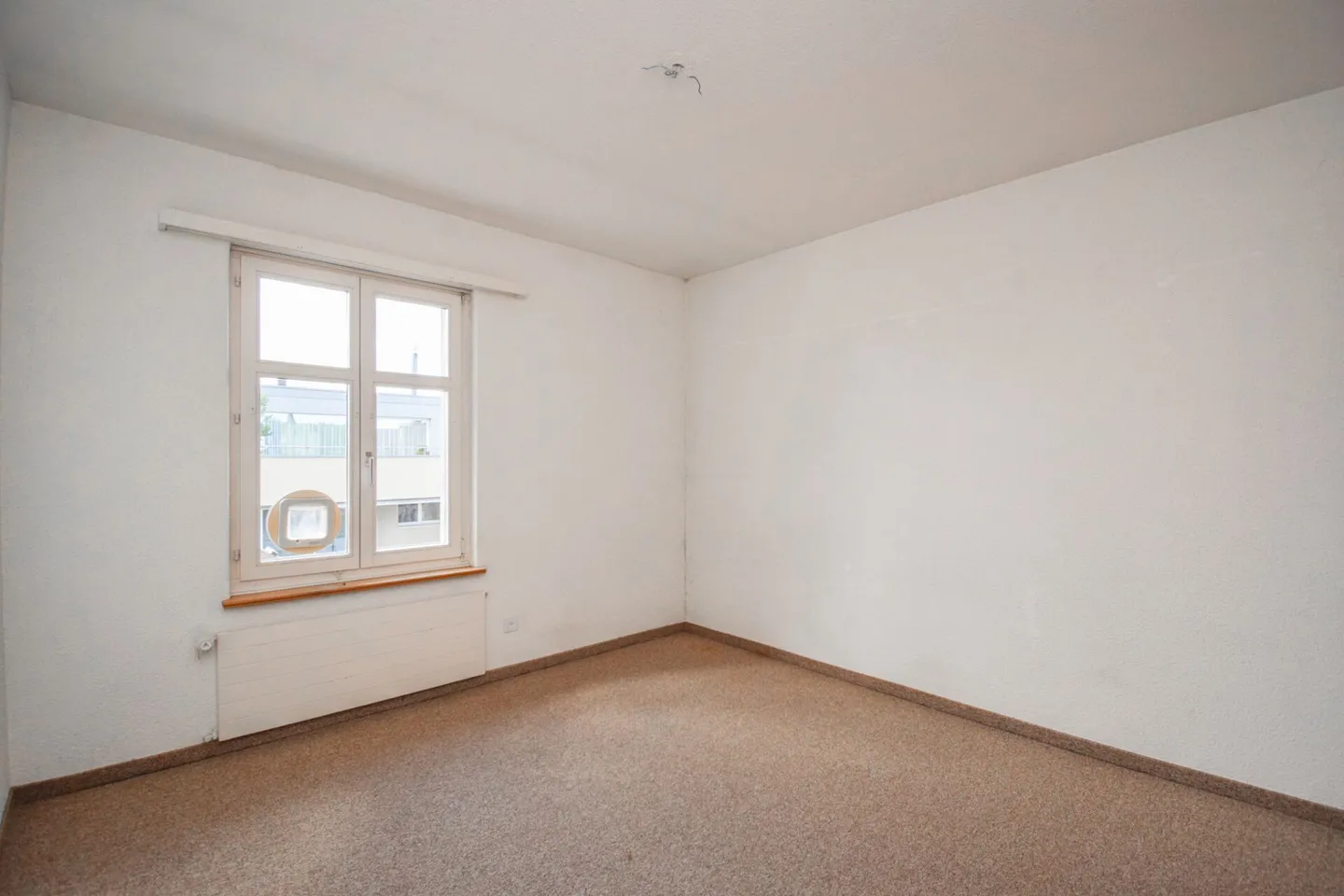 Mehrfamilienhaus (ZFH) mit grosszügiger Gewerbefläche und Nebengebäude in Erlen; BR: 6.00% - Foto 17 von 25