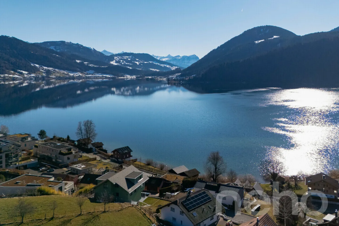 Vista panoramica sul lago, standard Minergie, concetto a un livello - Foto 2 di 12
