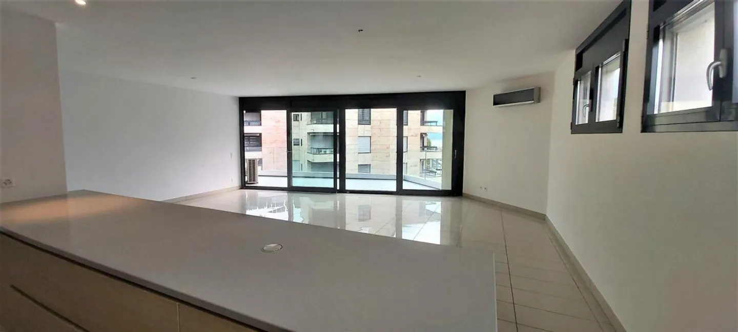 Appartamento spazioso con terrazza - Foto 4 di 13