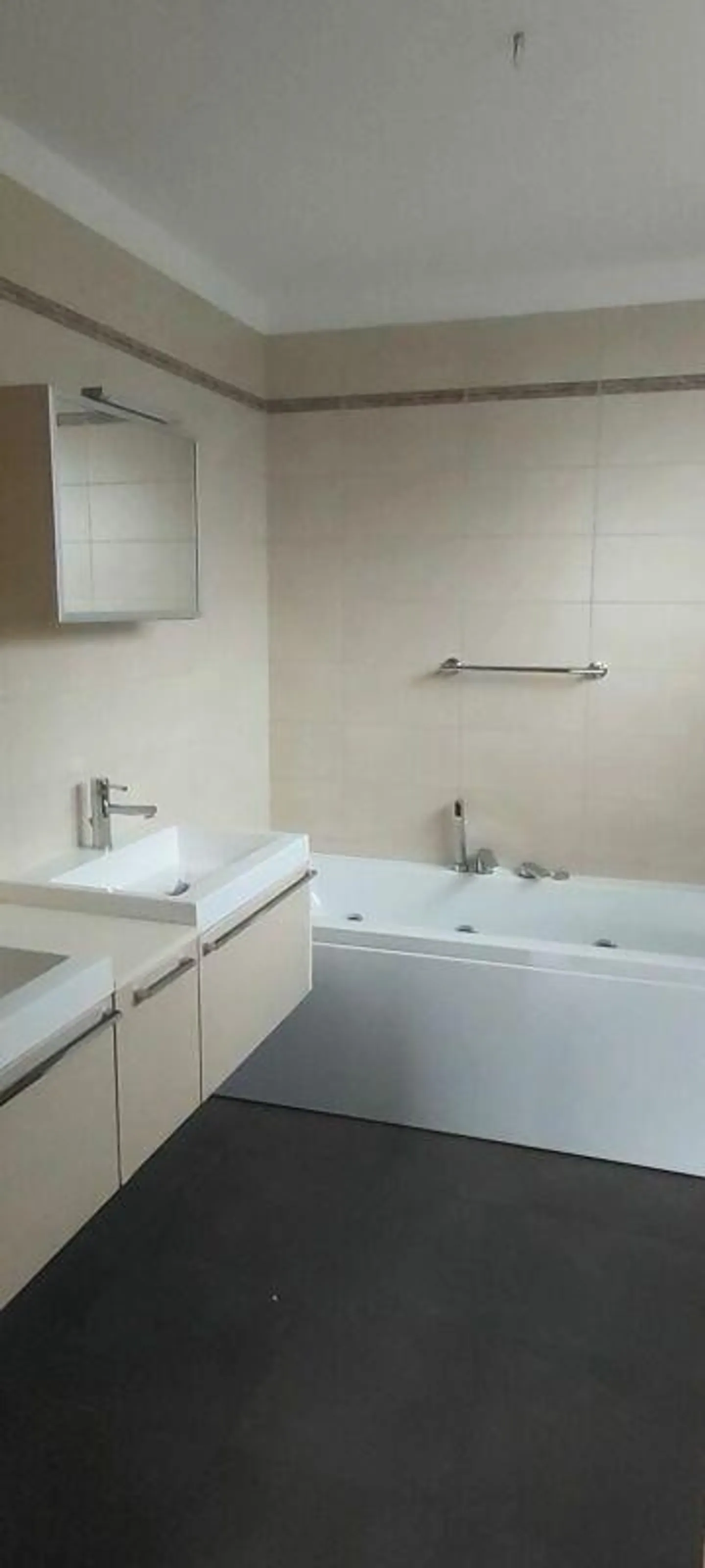 Appartamento spazioso con terrazza - Foto 10 di 13